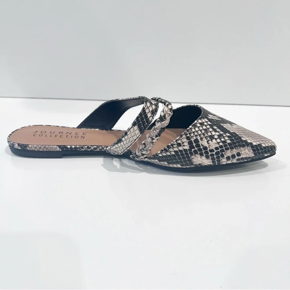 Journee Collection Olivea Pointed Toe Mule Flats Snakeskin Faux Leather 11 NEW